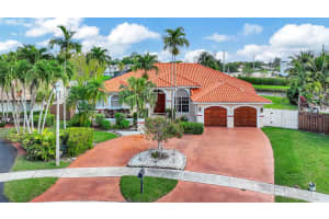 10040 NW 10th St, Plantation, FL 33322 Sold 08/02/24