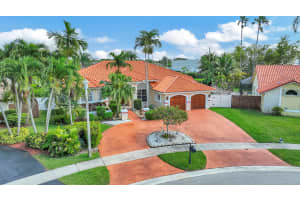 10040 NW 10th St, Plantation, FL 33322 Sold 08/02/24