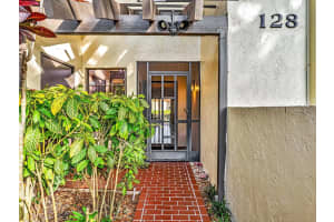 10407 S Circle Lake Dr 102, Boynton Beach, FL 33437 Sold 07/08/24