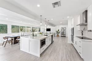 2550 NE 45th St, Lighthouse Point, FL 33064 Sold 07/02/24