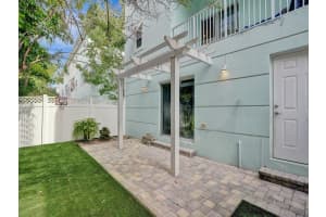 437 NE 1st St, Pompano Beach, FL 33060 Sold 09/27/24