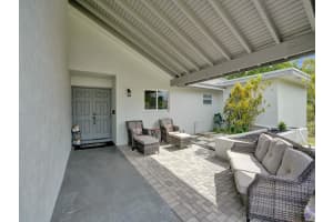 395 NW 89th Ln, Coral Springs, FL 33071 Sold 05/15/24