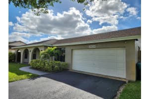 10250 SW 49th Ct, Cooper City, FL 33328 Sold 09/18/24