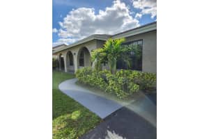 10250 SW 49th Ct, Cooper City, FL 33328 Sold 09/18/24
