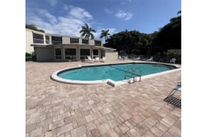 555 Banyan Tree Ln 8, Delray Beach, FL 33483 Sold 05/07/24