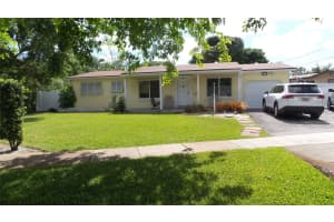 5200 SW 90 Ave, Cooper City, FL 33328 Sold 05/15/24
