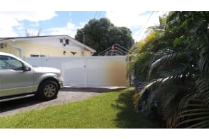 5200 SW 90 Ave, Cooper City, FL 33328 Sold 05/15/24