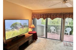 4220 SW 70th Ter 1401, Davie, FL 33314 Sold 07/17/24