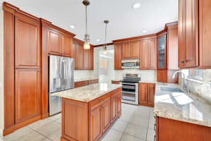 3926 Hawks Ct, Weston, FL 33331 Sold 06/14/24