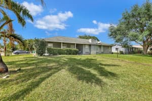 301 SE Crosspoint Dr, Port Saint Lucie, FL 34983 Sold 10/25/24