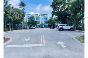 2752 NE 1st St, Pompano Beach, FL 33062 Sold 08/04/25