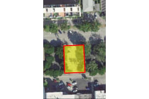 2752 NE 1st St, Pompano Beach, FL 33062 Sold 08/04/25