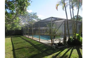 721 W Country Club Cir, Plantation, FL 33317 Sold 06/18/24