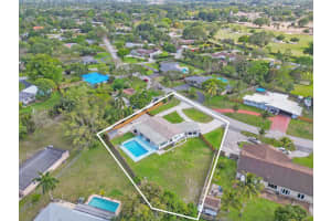 4421 SW 1st St, Plantation, FL 33317 Sold 05/31/24