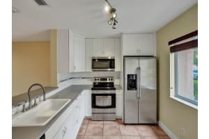 20886 NW 3rd Ct, Pembroke Pines, FL 33029 Sold 08/09/24