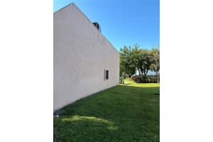 19 Seville Cir 1, Fort Lauderdale, FL 33324 Sold 08/02/24