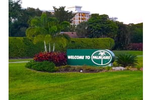 3850 Oaks Clubhouse Dr APT 101, Pompano Beach, FL 33069, Sold 10/08/24