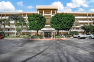 3850 Oaks Clubhouse Dr APT 101, Pompano Beach, FL 33069, Sold 10/08/24