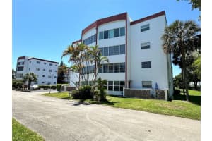 4000 NW 44th Ave APT 202, Lauderdale Lakes, FL 33319, Sold 09/27/24
