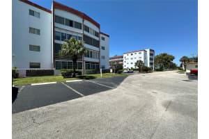 4000 NW 44th Ave APT 202, Lauderdale Lakes, FL 33319, Sold 09/27/24