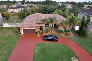 6962 E Wedgewood Ave, Davie, FL 33331 Sold 05/30/24