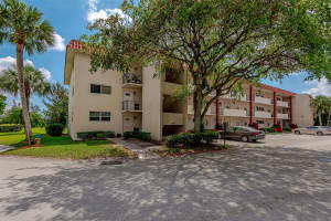 9220 S Hollybrook Lake Drive 110, Pembroke Pines, FL 33025 Sold 06/27/24