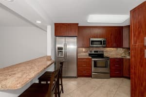 9220 S Hollybrook Lake Drive 110, Pembroke Pines, FL 33025 Sold 06/27/24