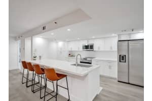 955 Egret Cir 409, Delray Beach, FL 33444 Sold 05/29/24