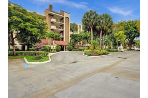 955 Egret Cir 409, Delray Beach, FL 33444 Sold 05/29/24