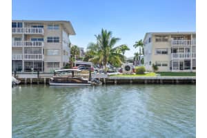 427 Golden Isles Dr 6E, Hallandale Beach, FL 33009 Sold 01/23/25