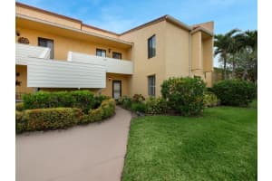 5353 SE Miles Grant Rd 104, Stuart, FL 34997 Sold 05/21/24