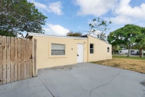 1613 NW 11th St, Fort Lauderdale, FL 33311 Sold 07/03/24