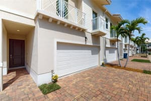 63 Dogwood Ct, Royal Palm Beach, FL 33411 Sold 07/01/24