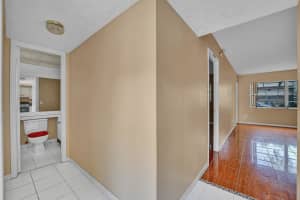 5061 W Oakland Park Blvd 105, Lauderdale Lakes, FL 33313 Sold 05/28/24