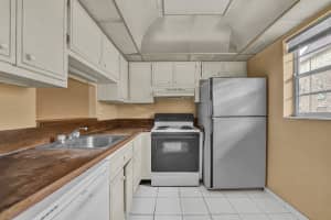 5061 W Oakland Park Blvd 105, Lauderdale Lakes, FL 33313 Sold 05/28/24