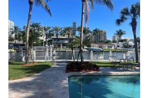 519 Hibiscus Dr, Hallandale Beach, FL 33009 Sold 09/30/24