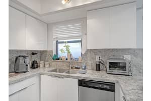 8204 SW 23rd St 20D, Pompano Beach, FL 33068 Sold 08/15/24