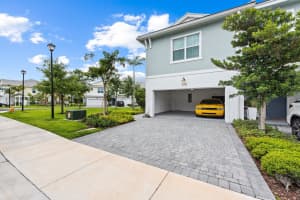 579 Parsons Way, Deerfield Beach, FL 33442 Sold 06/10/24