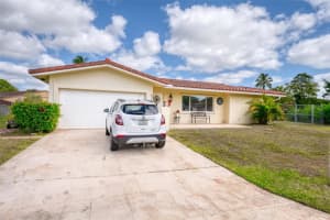 837 W Plantation Cir, Plantation, FL 33324 Sold 09/03/24