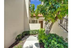 23 Via De Casas Sur 104, Boynton Beach, FL 33426 Sold 05/30/24