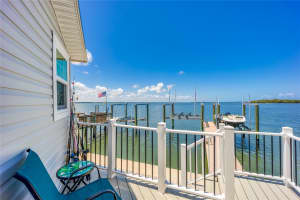 13 Nettles Blvd, Jensen Beach, FL 34957 Sold 09/12/24