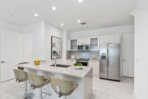 1044 NE 18th Ave 101, Fort Lauderdale, FL 33304 Sold 07/24/24