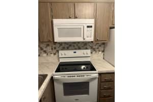 3040 NE 16th Ave 305, Oakland Park, FL 33334 Sold 06/03/24