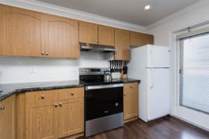 700 NE 14th Ave 203, Hallandale Beach, FL 33009 Sold 06/26/24