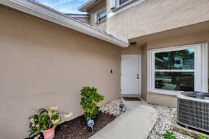 4937 W Lakes Dr 4937, Deerfield Beach, FL 33442 Sold 05/29/24