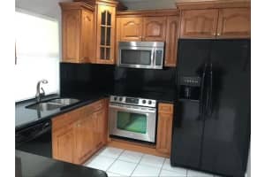 20 Laredo Pl 2-1, Davie, FL 33324 Sold 07/17/24