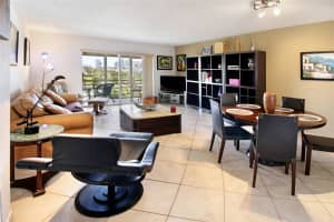 1000 NE 14th Ave 709, Hallandale Beach, FL 33009 Sold 11/15/24