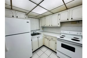 8000 Sunrise Lakes Dr 106, Sunrise, FL 33322 Sold 09/24/25