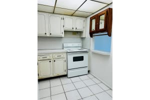 8000 Sunrise Lakes Dr 106, Sunrise, FL 33322 Sold 09/24/25