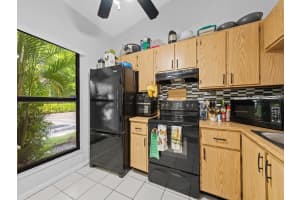 3052 S Oakland Forest Drive 2101, Oakland Park, FL 33309 Sold 07/08/24